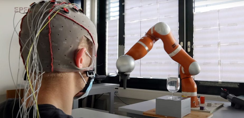Zihin Kontrollü Robotlar Artık Hayal Değil!